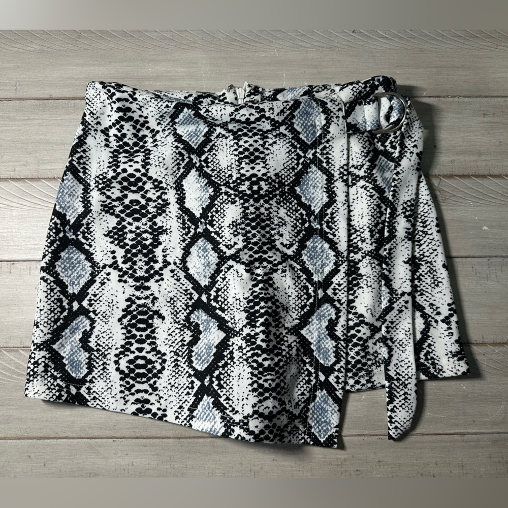 SHEIN Monochrome Animal Print Skirt